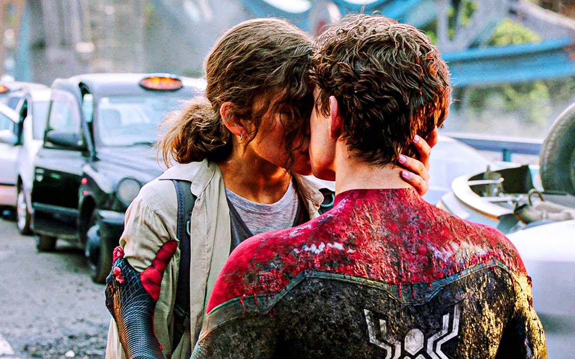 漫威4k系列:蜘蛛侠彼得帕克桥上热吻.