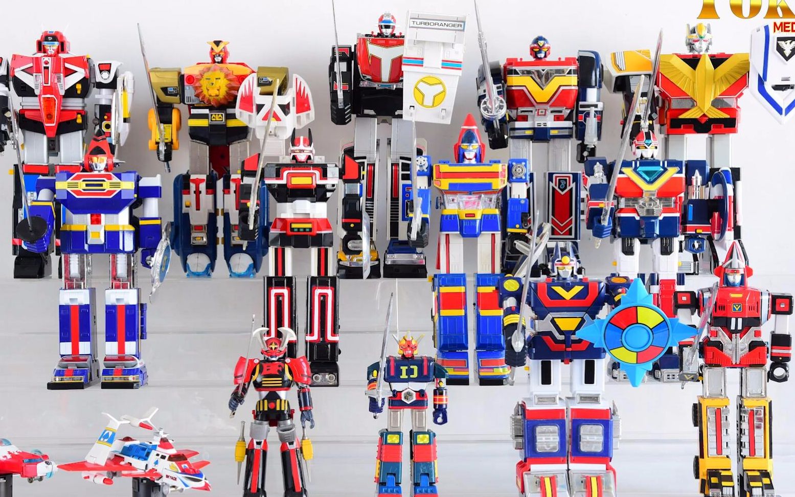 tmt19751991超级战队dx第一出场机体