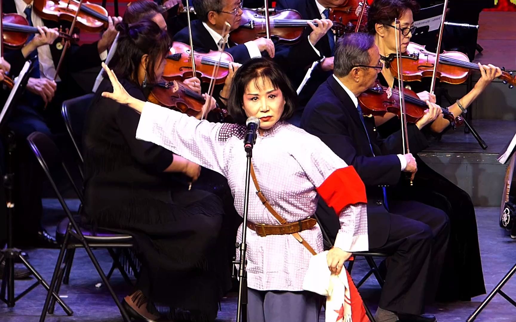 天坛周末16563 现代京剧《乱云飞》演唱  吕金玲