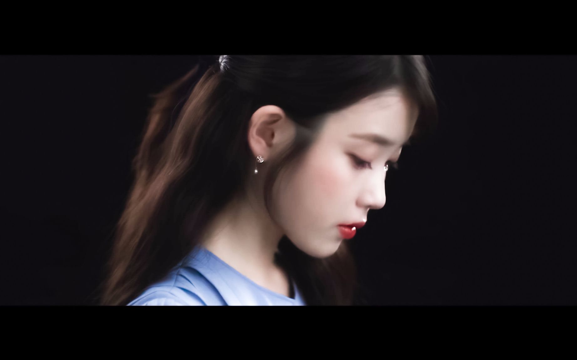 iu李知恩应该忘记的心夜信夜晚的信mv中字