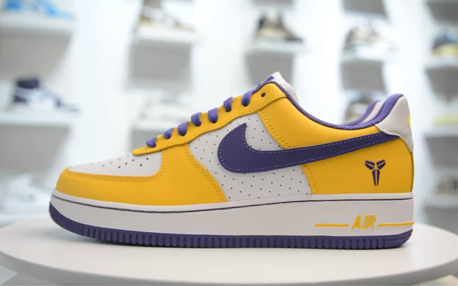 【独家实拍】kobe bryant × nike air force 1 low 紫金湖人 白黄紫