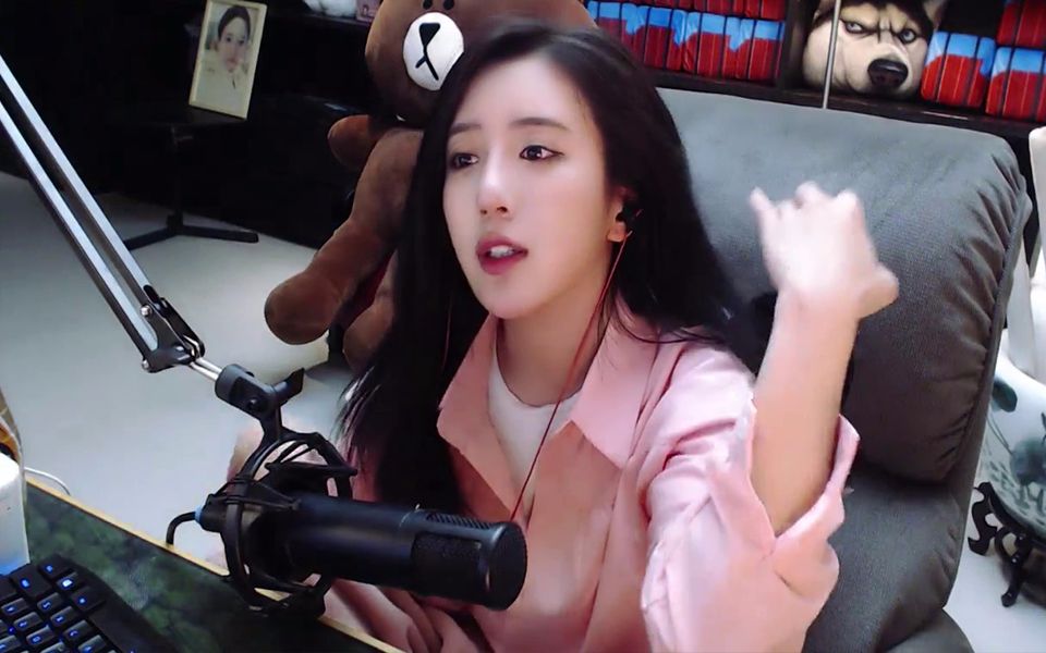 绝地求生呆妹遇水友嘻嘻哈哈么么哒相约决赛圈