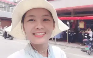 Tải video: 【广西玉林 · 农村vlog】和弟弟去镇上买菜，意外发现了一家很多本地人光顾的熟食店，生意超级好！