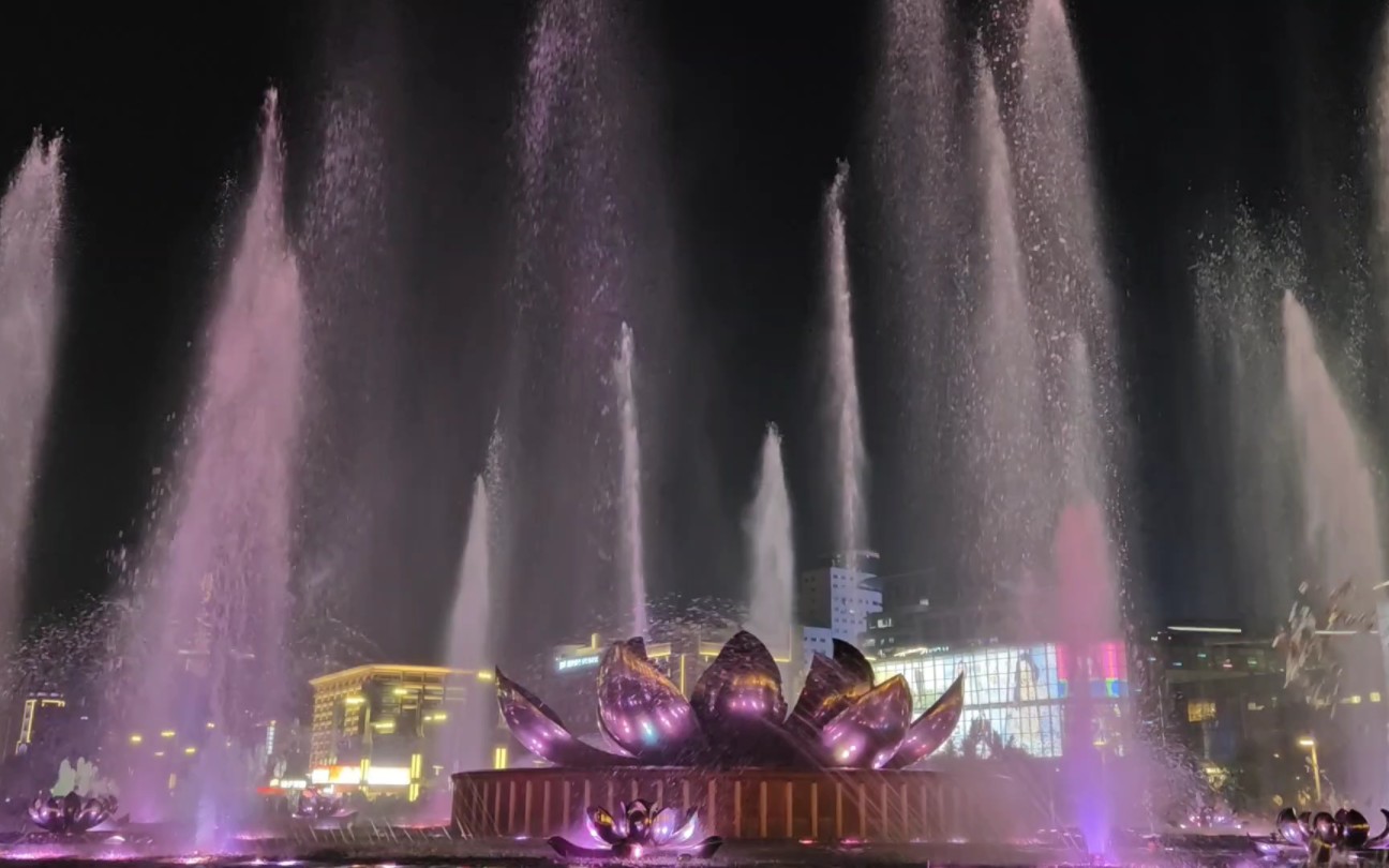济南泉城广场音乐喷泉图片