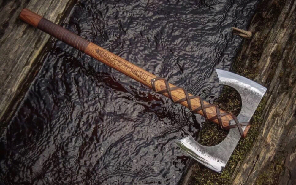 维京海盗纵横北欧时期野蛮粗暴全凭这把战斧熊都不放在眼里