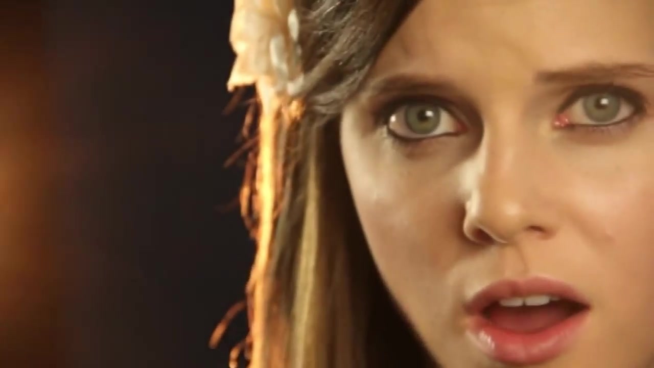 [图]英文歌曲《Baby I Love You》Tiffany Alvord深情演唱。