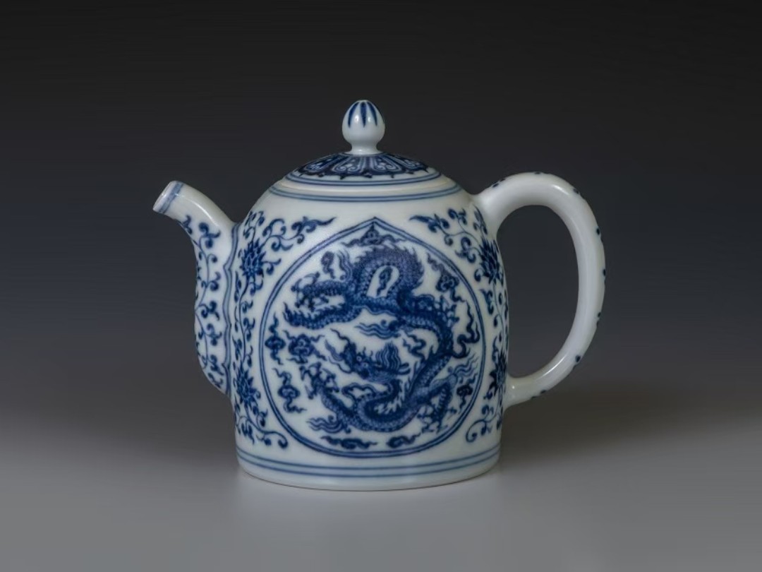 厚森窑制青花云龙纹壶