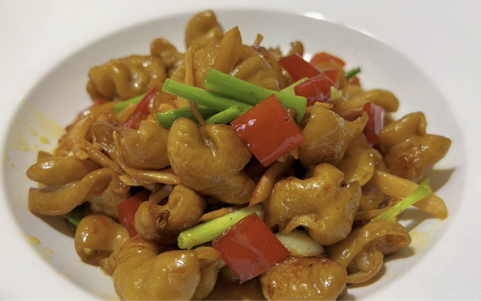 肥肠有一万种做法,我还是最爱泡椒炒的,泡椒味浓特香,想吃就来