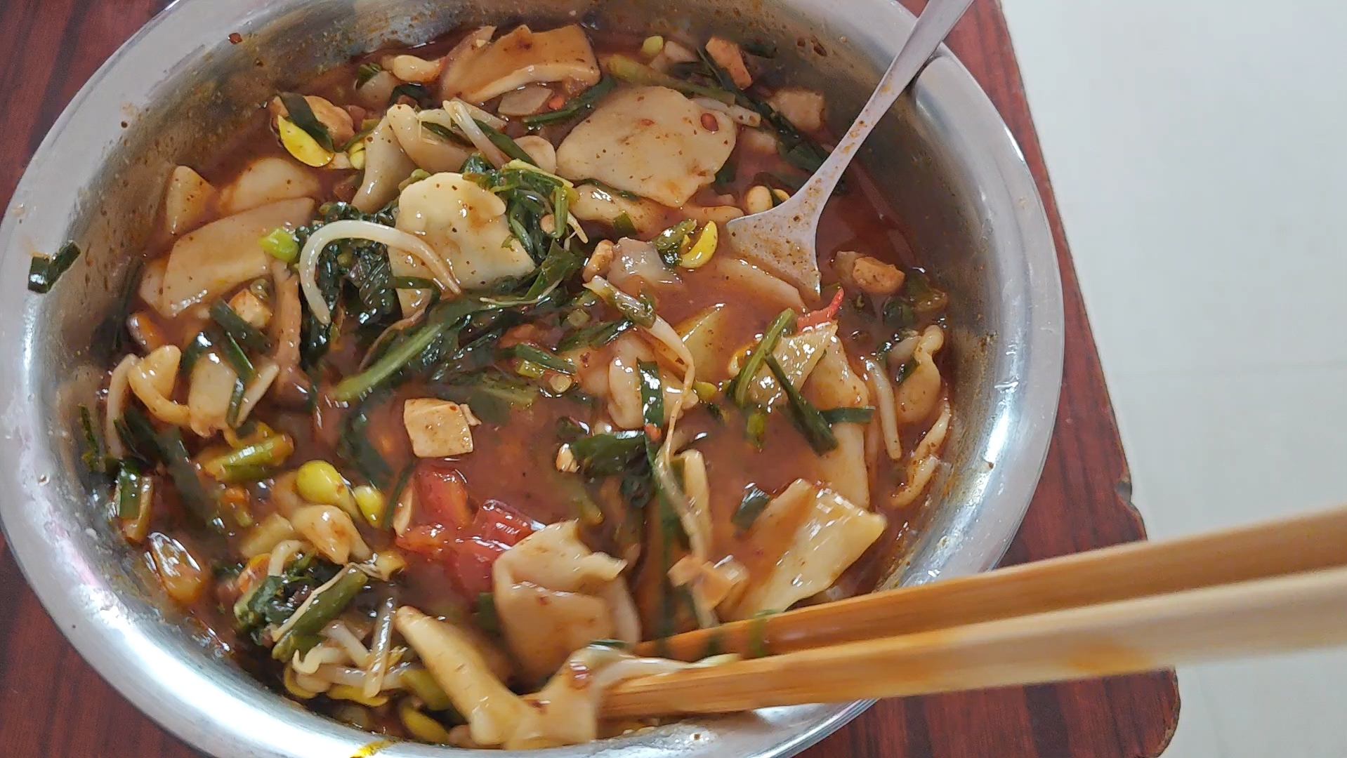 自制版麻食,放好多菜超级好吃