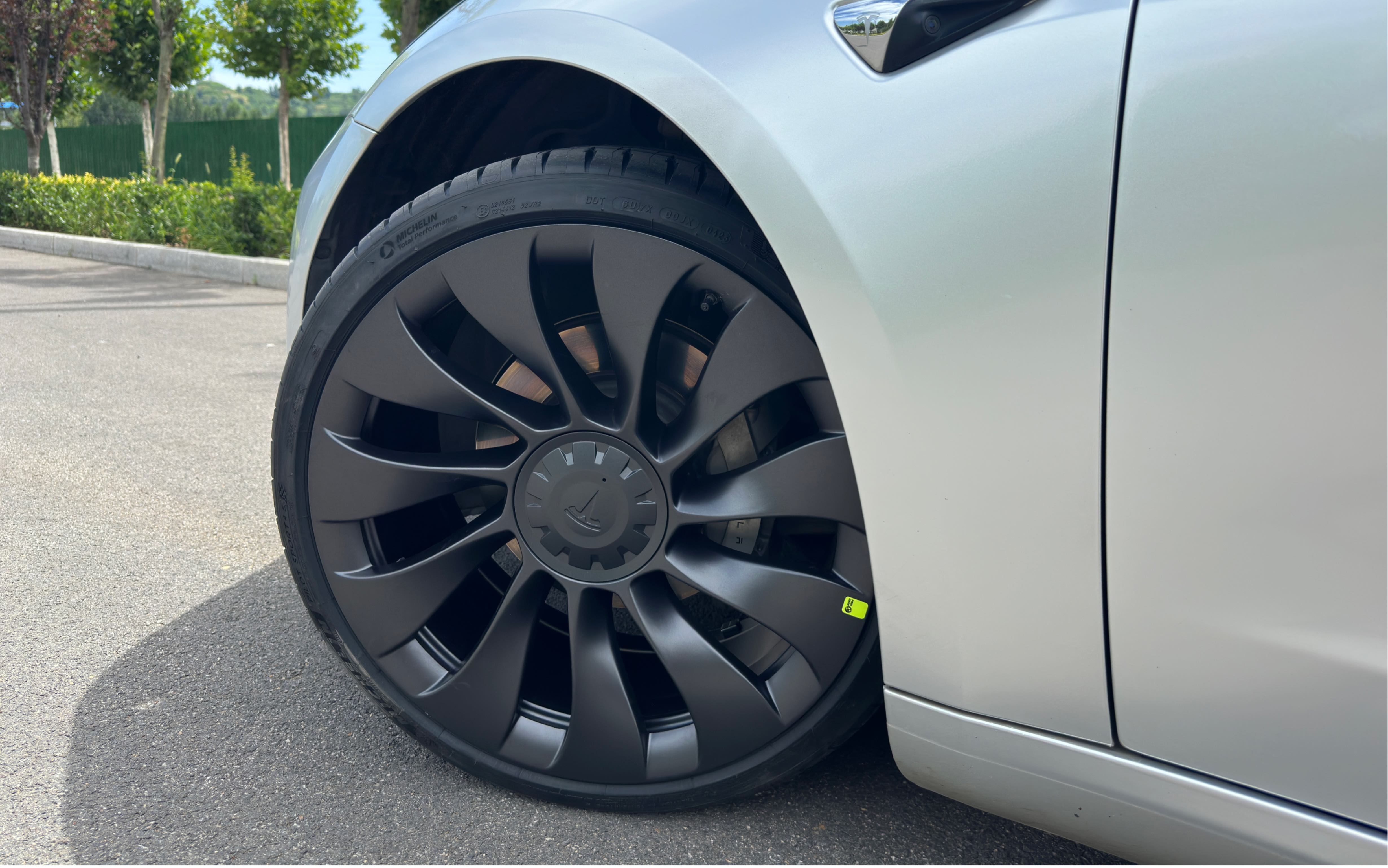 特斯拉model3更换20英寸海外performance原厂旋风轮毂的体验