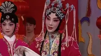 Скачать видео: 【考古】京剧《锁麟囊》（选段）迟小秋郭玮等 2018春节戏曲晚会