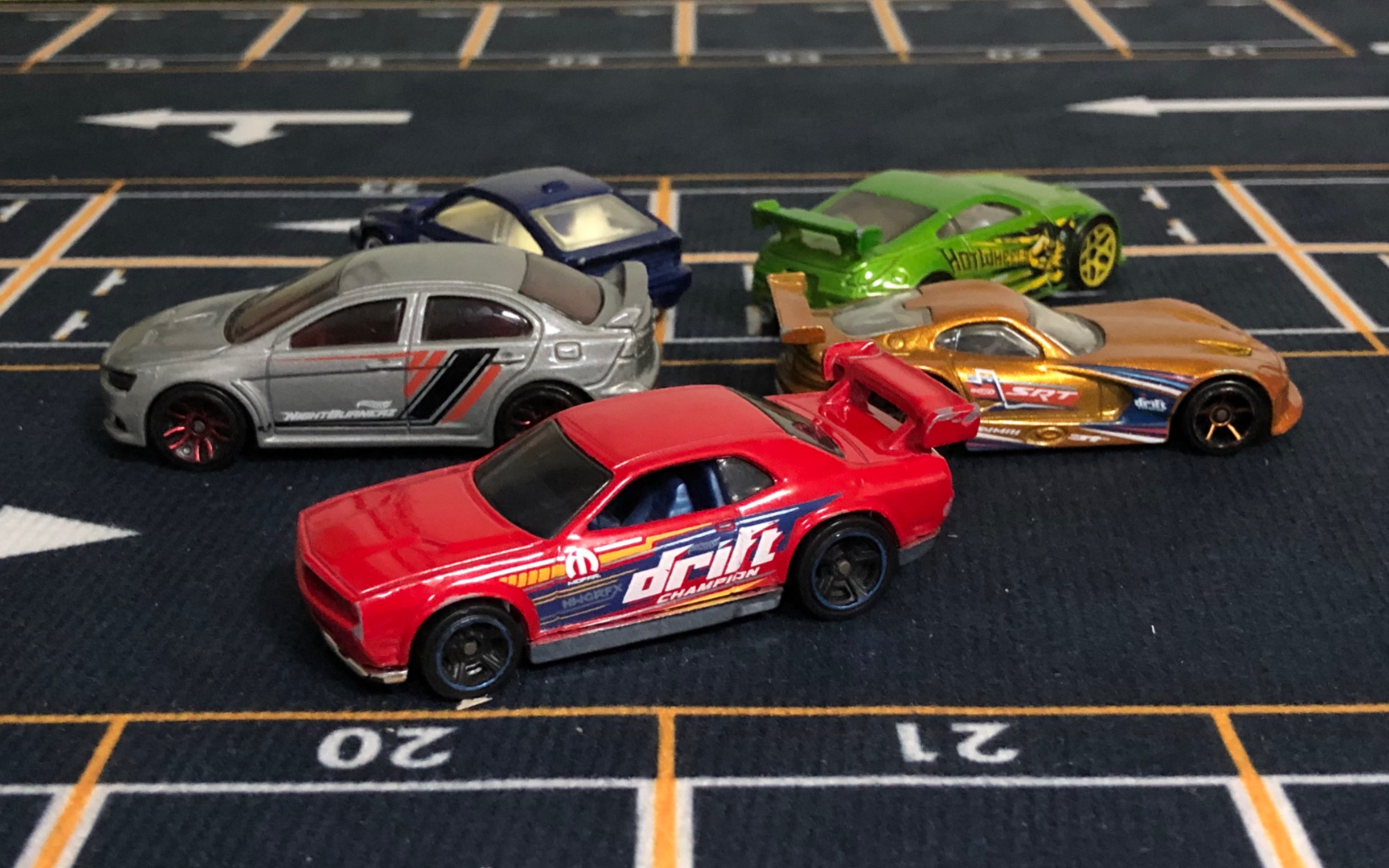 风火轮 hotwheels 道奇挑战者 漂移赛车 dodge challenger drift car