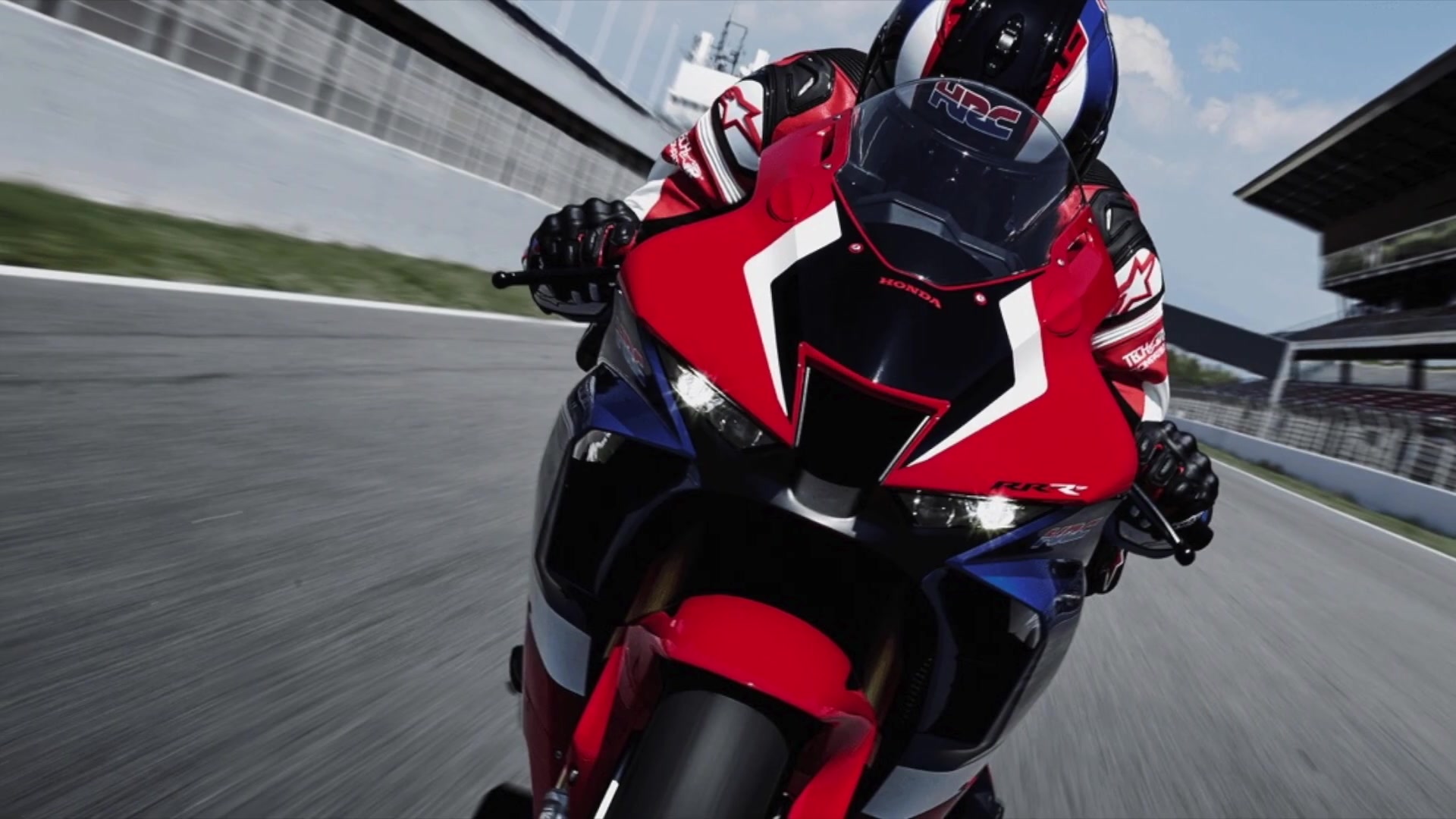 cbr1000rr-r 试乗车,レンタルバイクの绍介_哔哩哔哩 (゜-゜)つロ