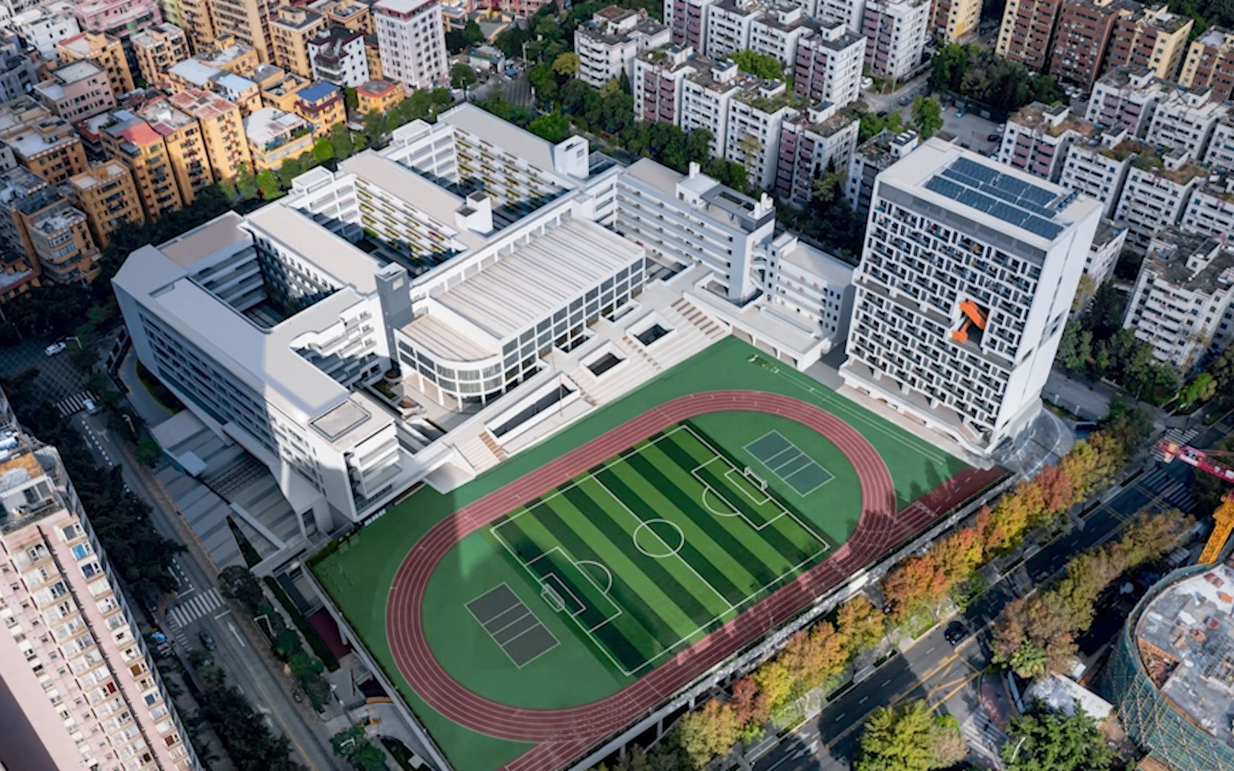 升降屏风电脑桌;学生机房电脑桌在深圳麒麟中学安装