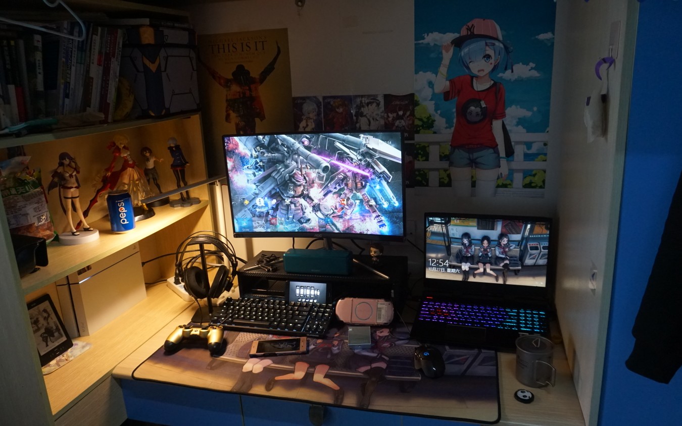 我的装备清单肥宅大学生宿舍桌面