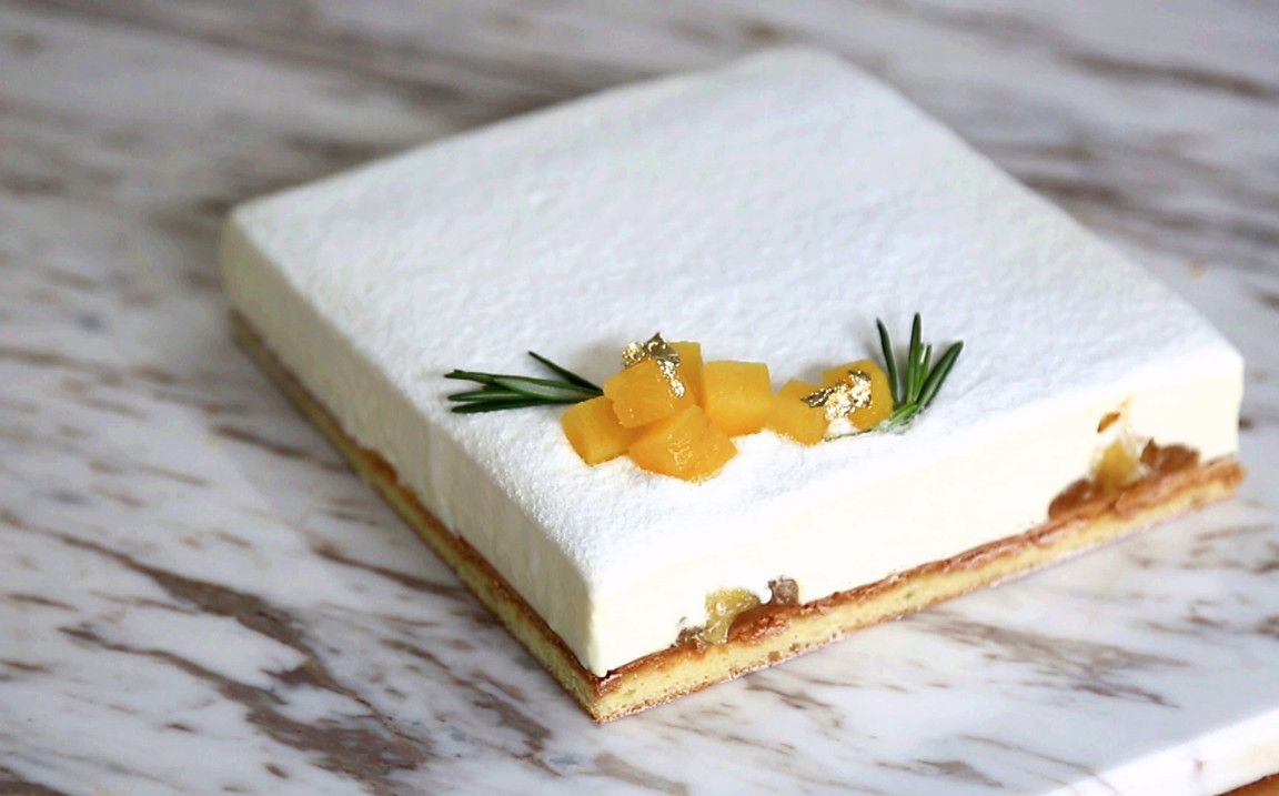 菠萝白玉芝士:清爽丝滑,酸甜适宜,妈妈所爱.专为母亲节提供!