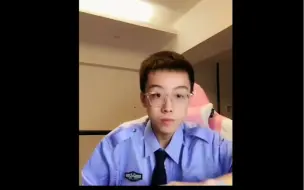 Tải video: 陈泽直播早期哈尔滨当保安