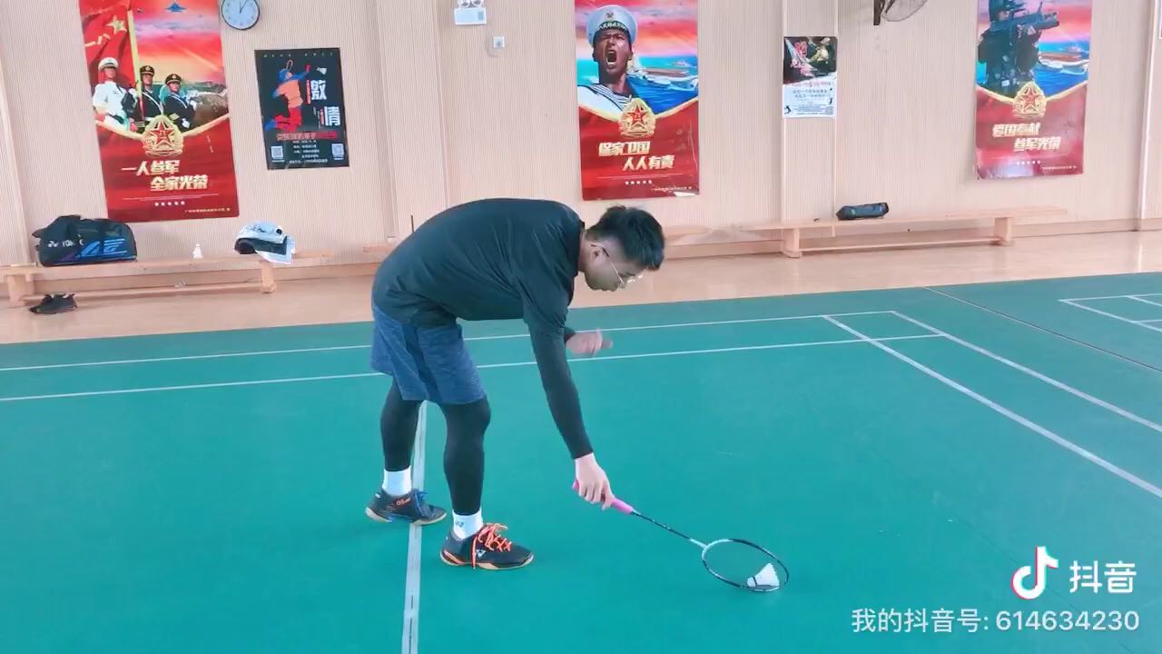 打羽毛球基本操作,球拍捡球,迟点出详细教