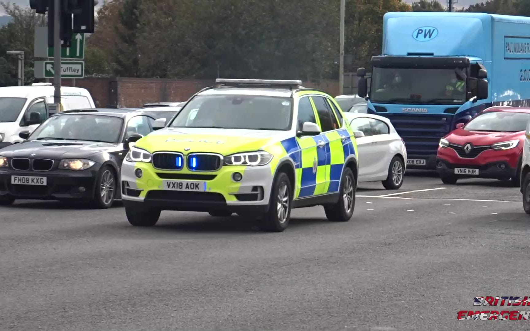 全新宝马5系旅行版无标识警车出警宝马x5警车英国格洛斯特郡警方警车