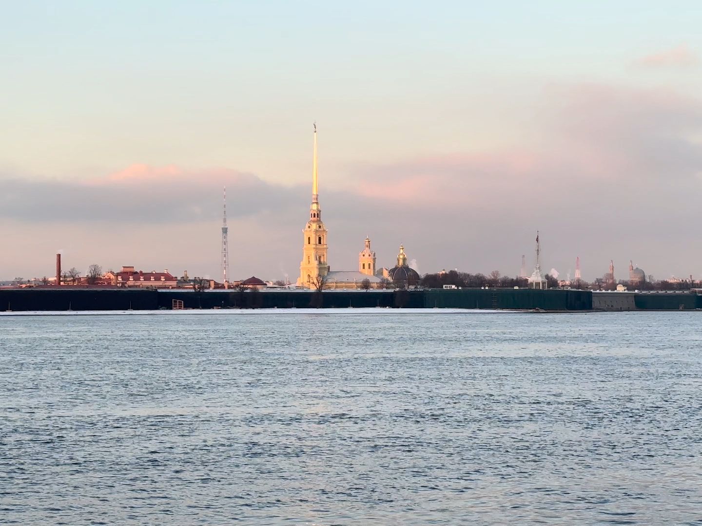 圣彼得堡涅瓦河 (lr拍脑门的旅行)