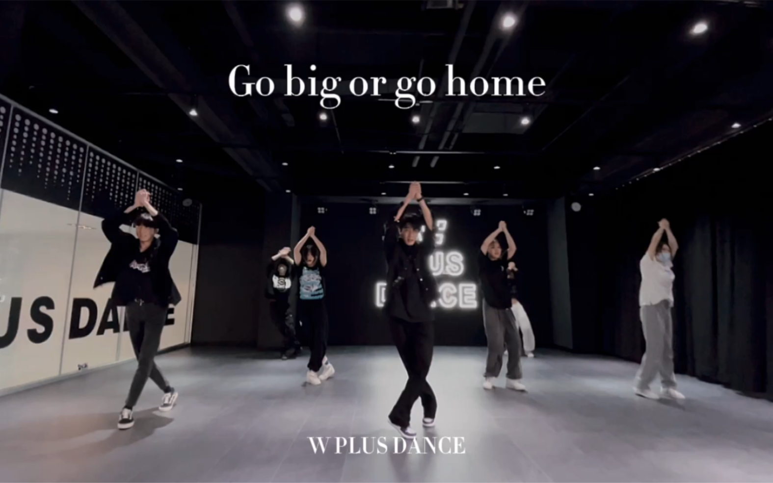 [图]燃起来了！这爆炸的力量感绝对配得上歌名！ 《Go Big or Go Home》