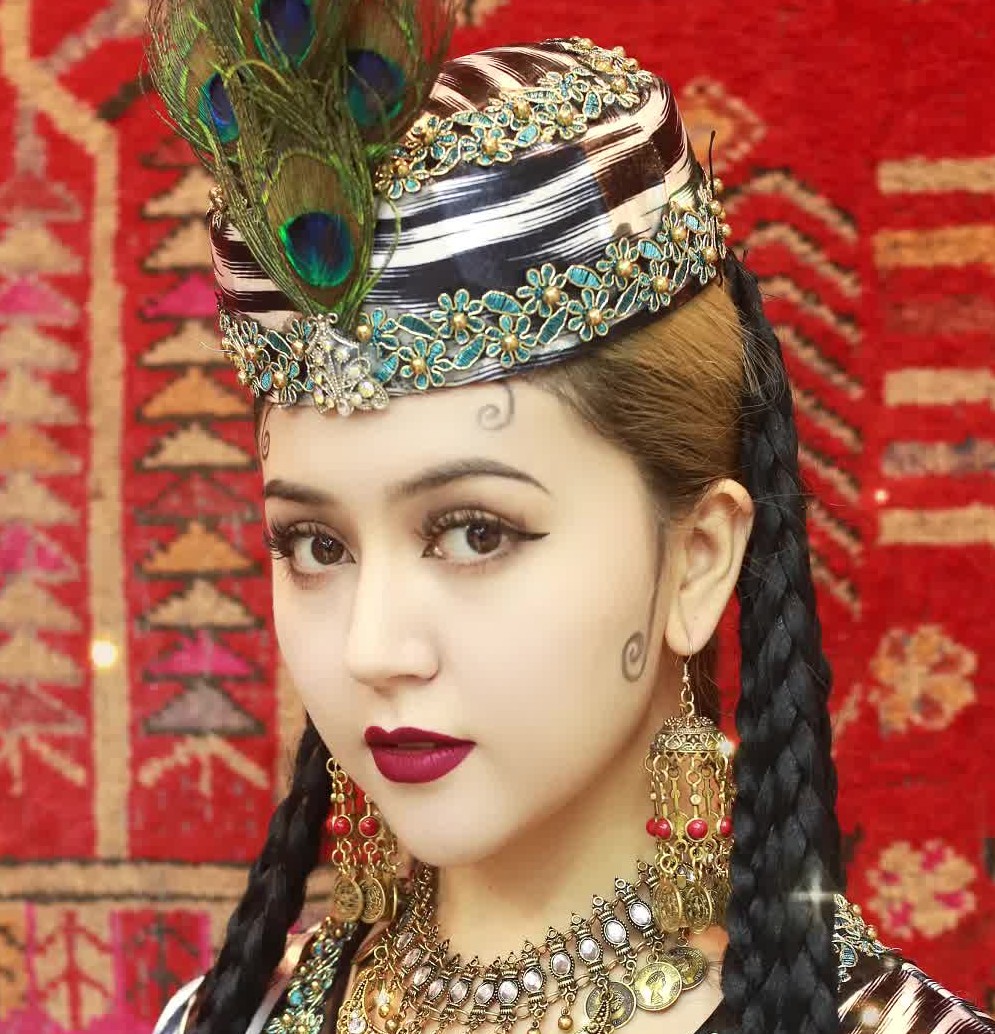 新疆女孩的眼睛图片