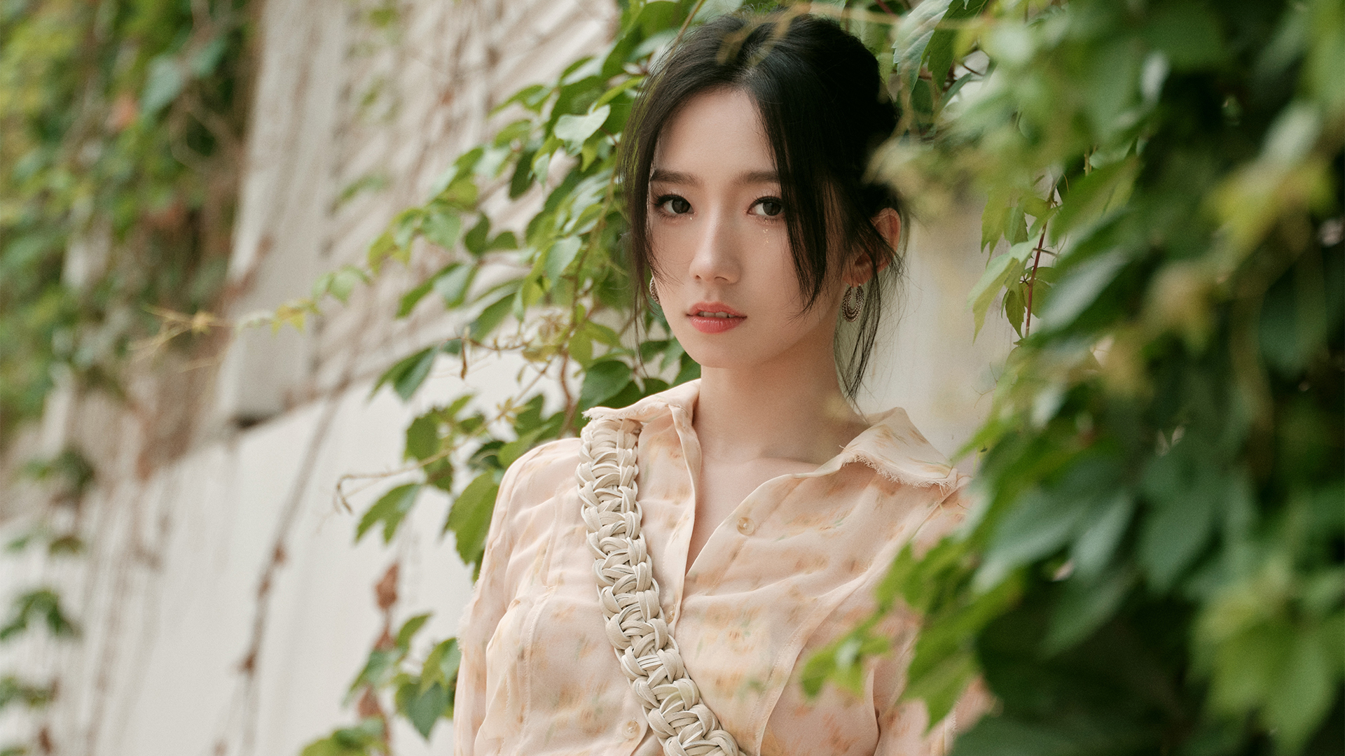 孟美岐演唱会门票两天还没卖完!票价高到离谱,粉丝都不愿意买单