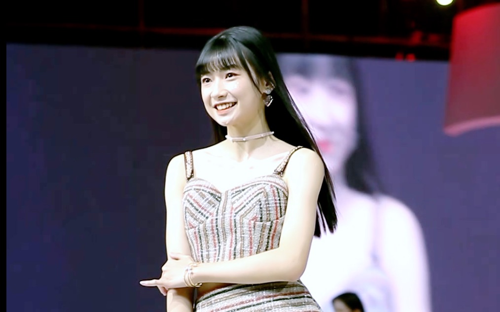 bej48小树刘胜男-20181027风尚大赏走秀饭拍_哔哩哔哩 (゜-゜)つロ