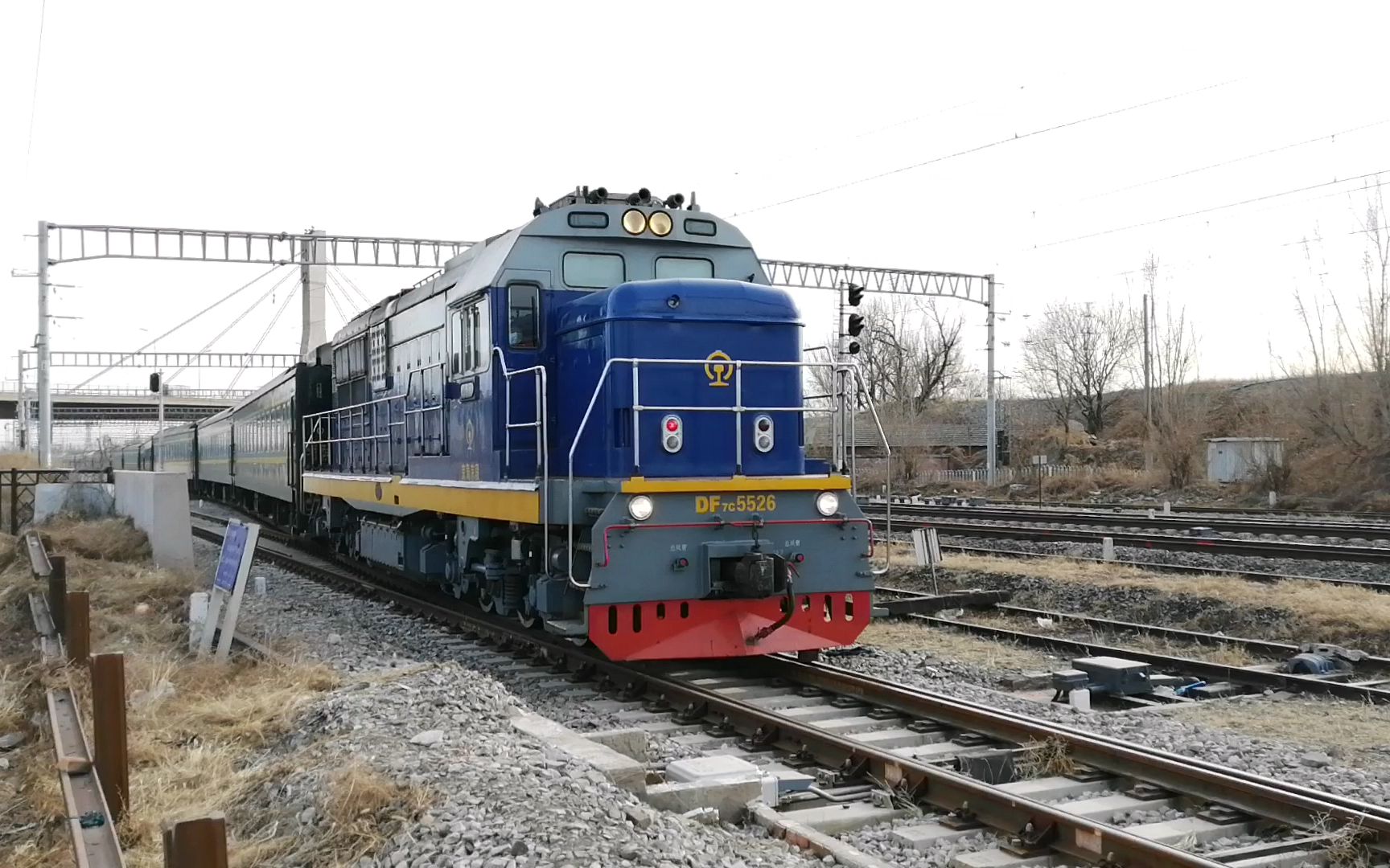 df7c5526牵引k589车底出石景山南,走101线_哔哩哔哩 (゜-゜)つロ 干杯