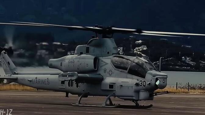 UH-1H型“休伊”运输机图片