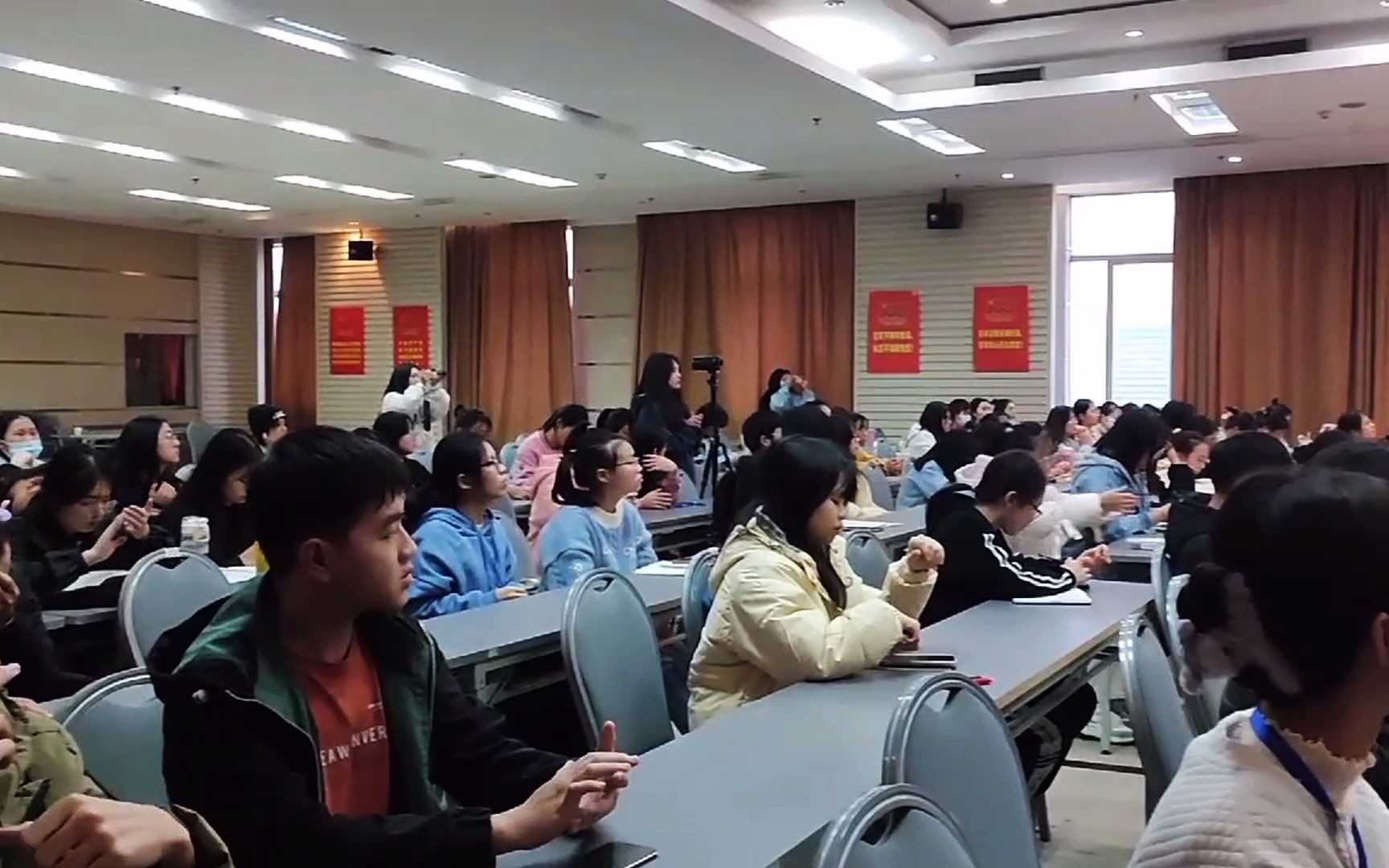 “高校大学生如何玩转新媒体运营 ”专题讲座哔哩哔哩bilibili