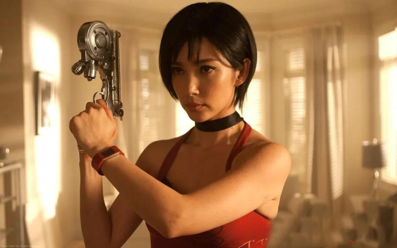 女战士给自己注射了一只寄生虫瞬间功力大增战场上无人能敌