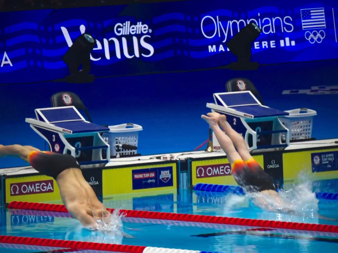 游泳跳水出发瞬间9069♀15两种入水轨迹你更喜欢哪一种?