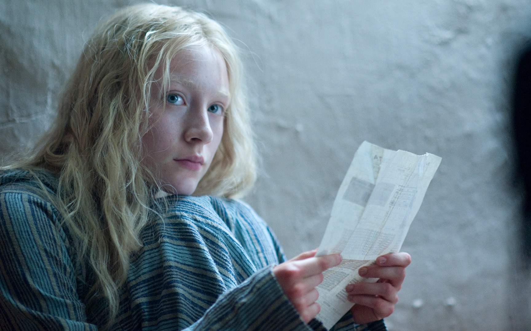 蓝宝石双眸,令人惊叹的美貌,西尔莎·罗南挑战"特工少女"角色