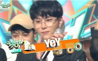 [图]【BEAST】 YeY (150807 KBS Music Bank)