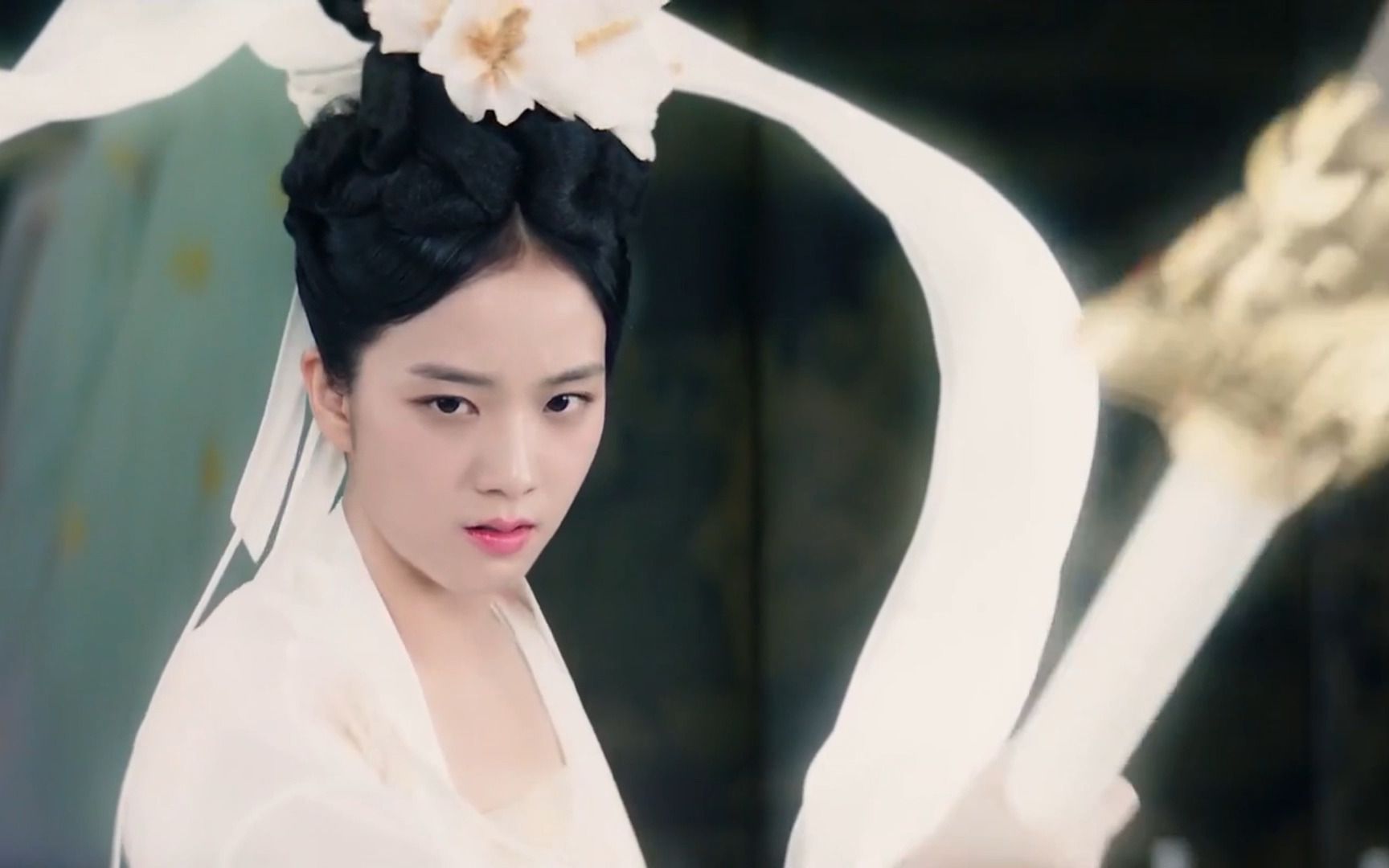 blackpink jisoo - 化身仙女下凡手持关公大刀