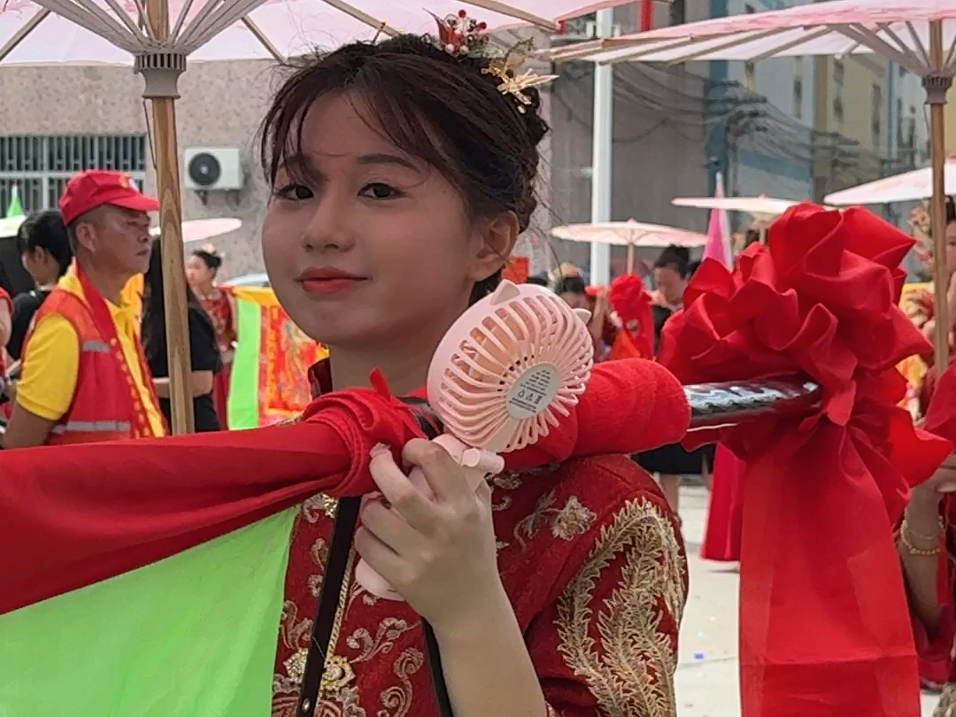 普宁南径镖旗美女