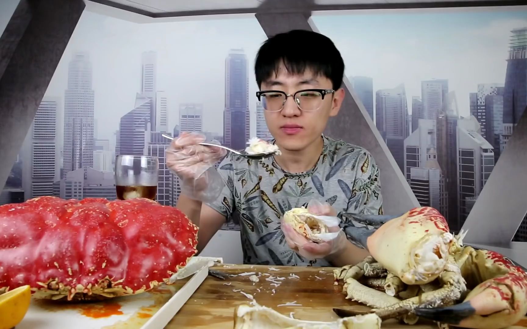 【大祥哥來了】試吃6000元一隻的皇帝蟹,再次打破最貴試吃記錄!