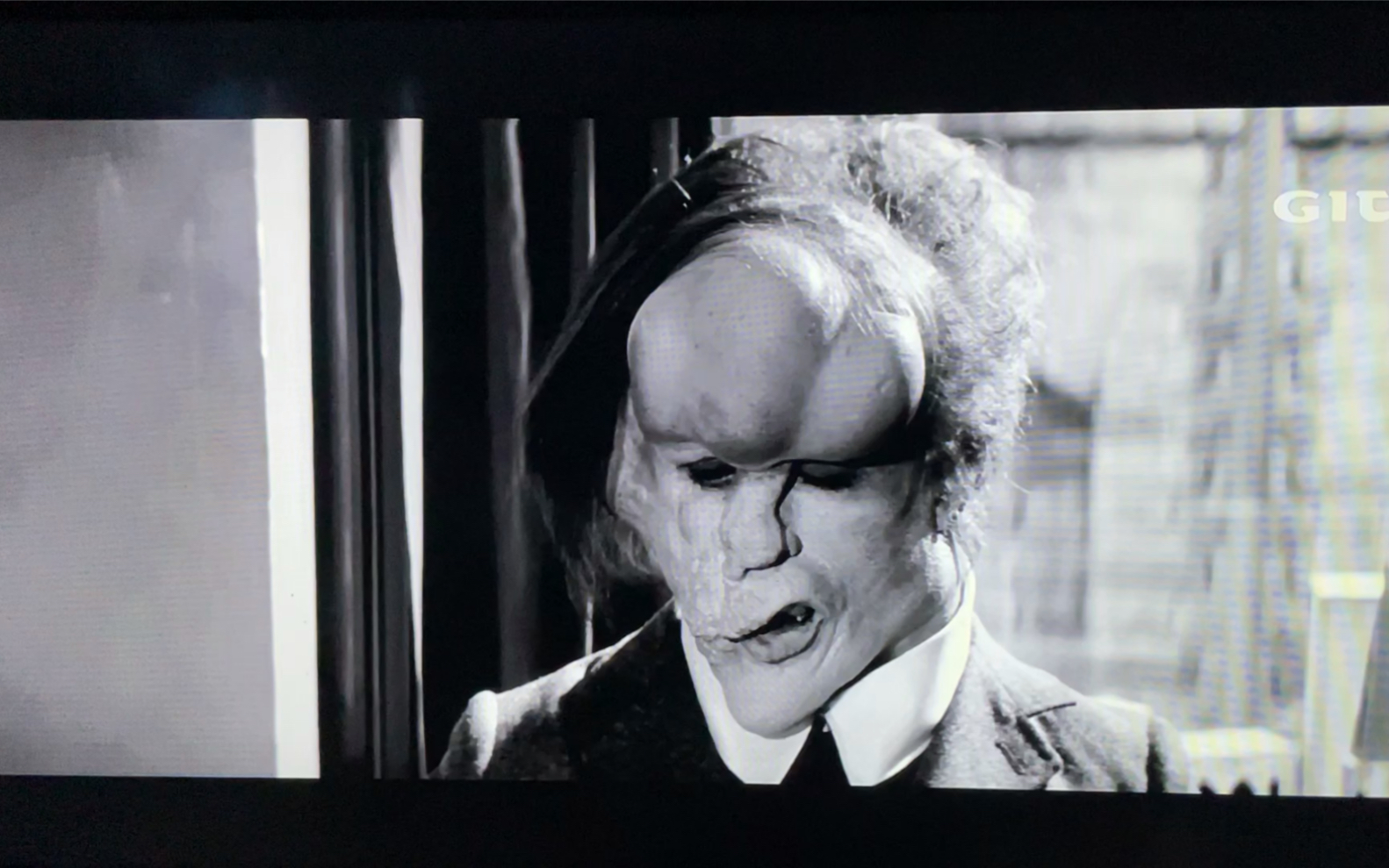 象人的唯一不幸就是他确实是个人