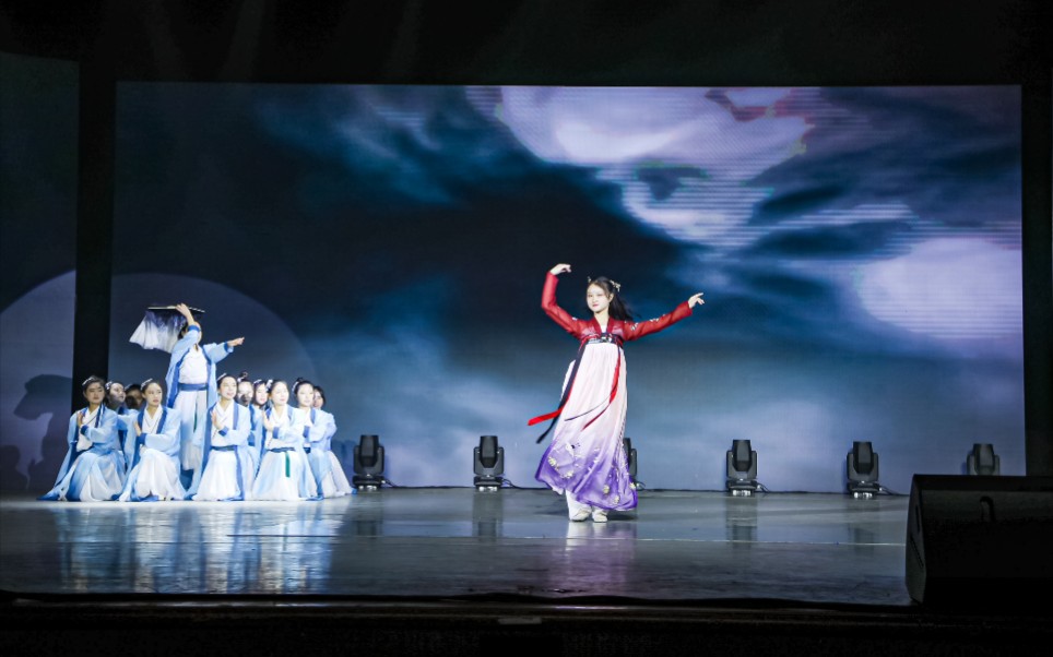 "小城里,岁月流过去,清澈的勇气"——《霍元甲》 舞蹈