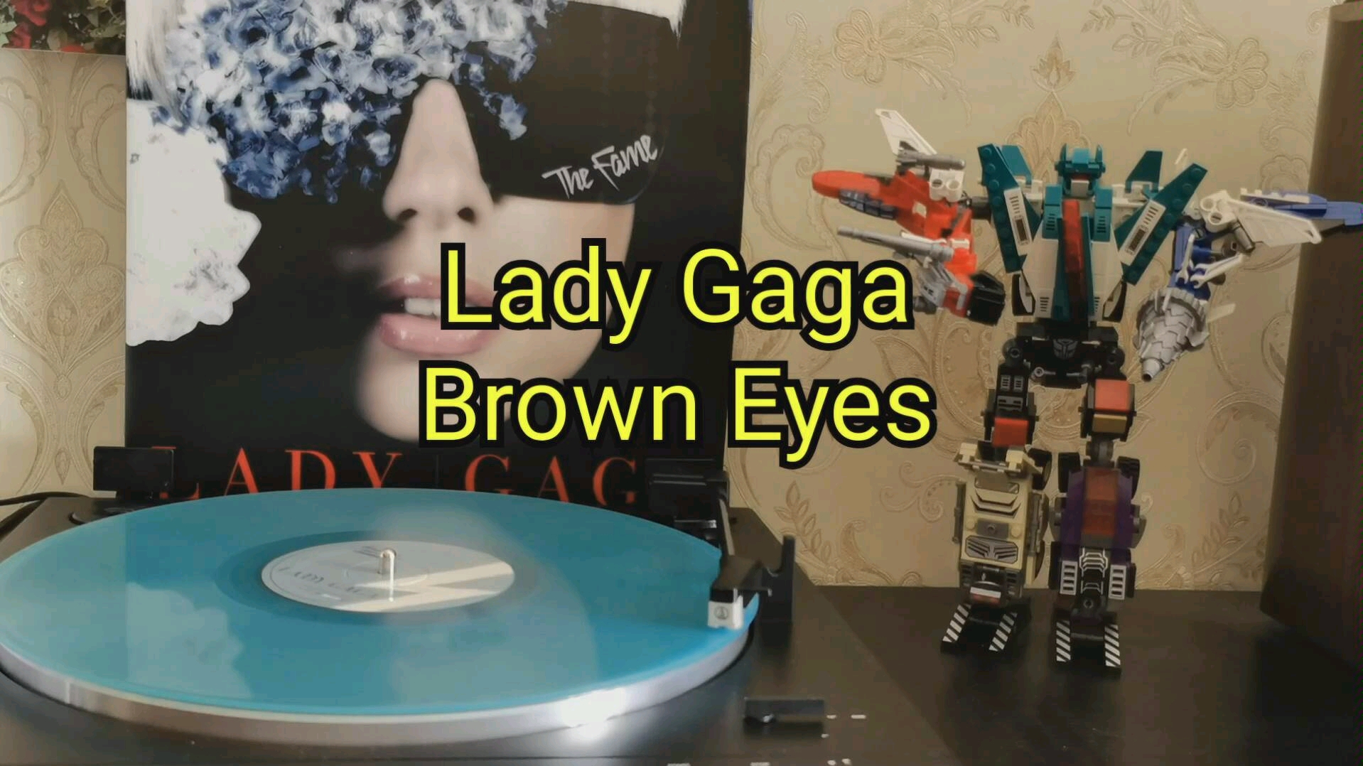 [图]Lady Gaga––Brown Eyes限量冰川蓝胶试听