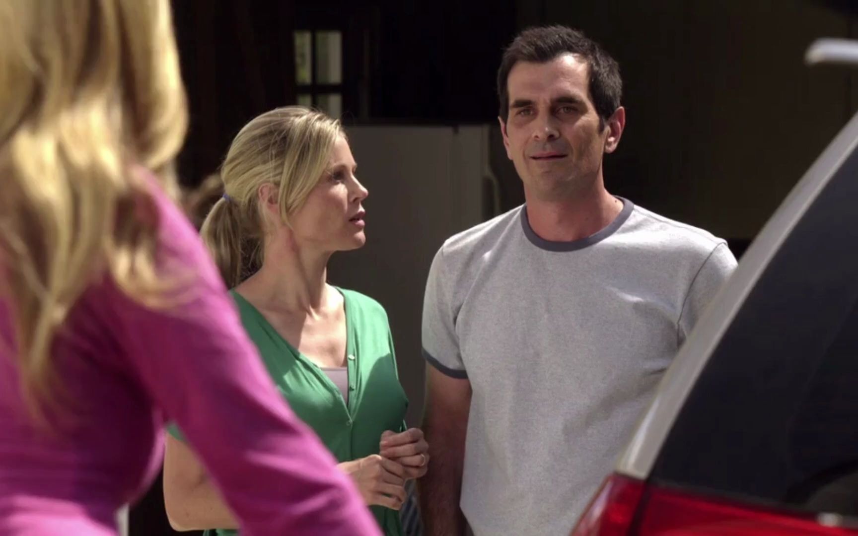 【摩登家庭】phil进美女邻居卧室被claire抓包