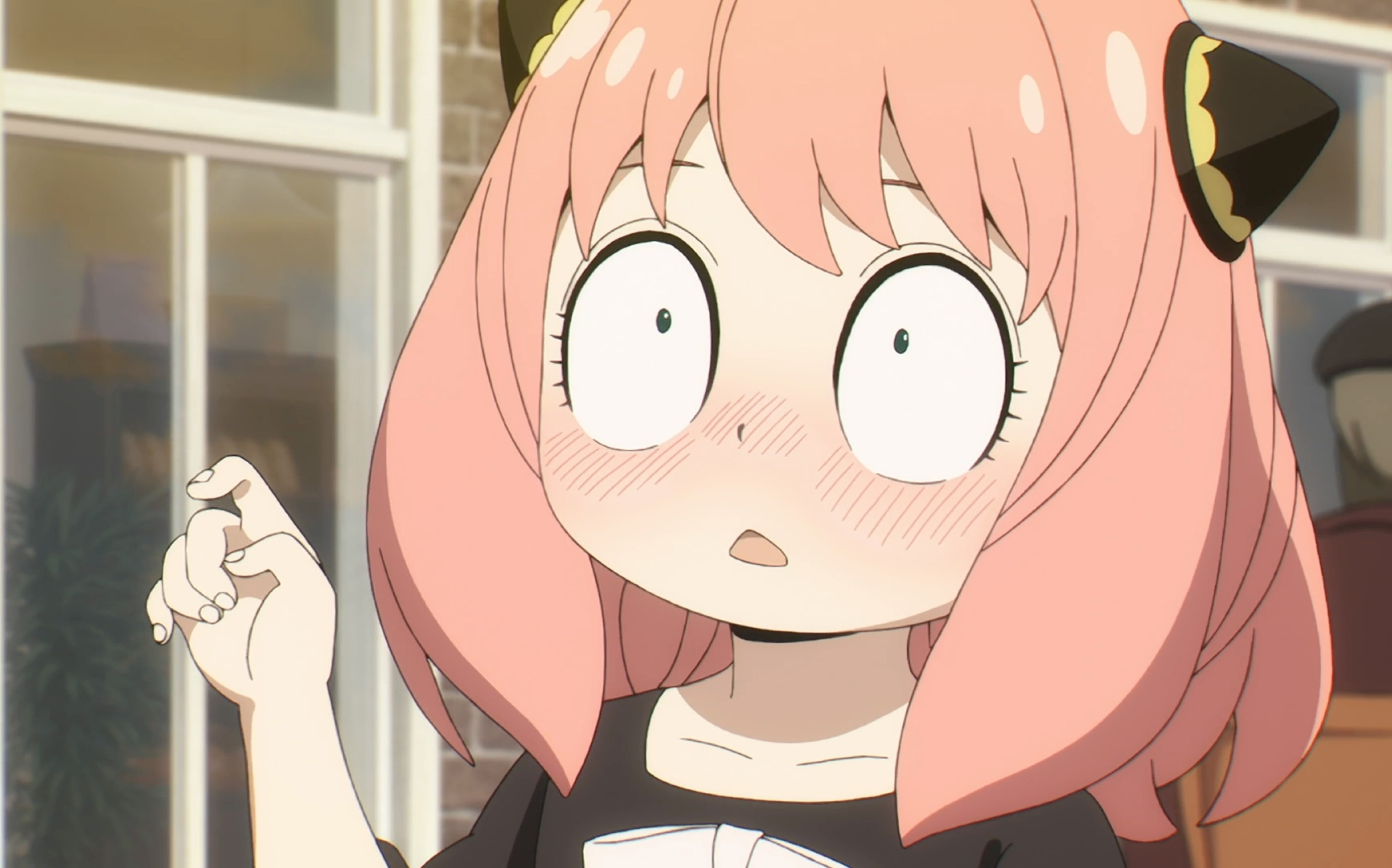 为了完成间谍任务,不得不与她成为父女关系!