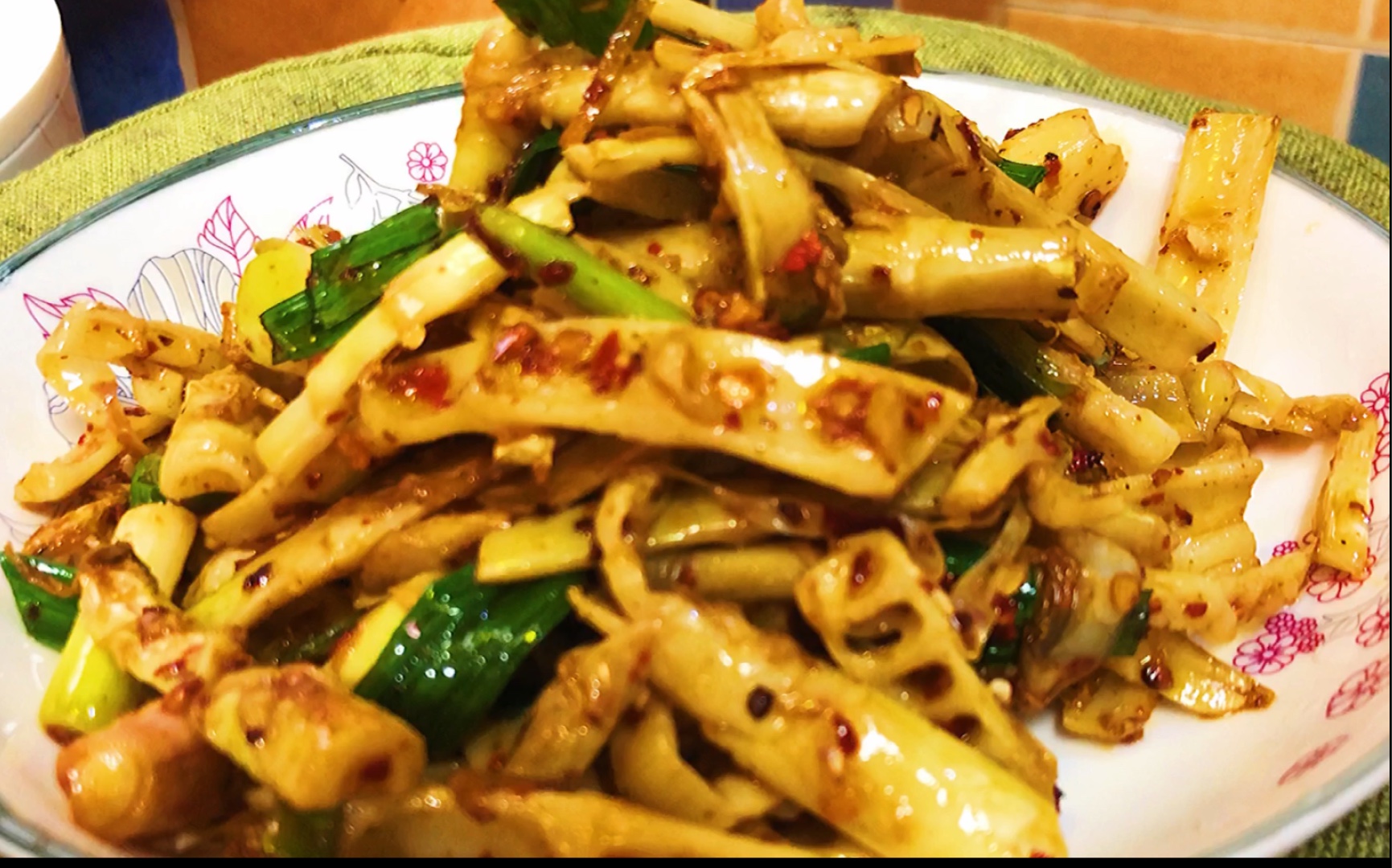 美食家常菜,干煸竹笋,春天怎么能不吃一次新鲜美味的竹笋