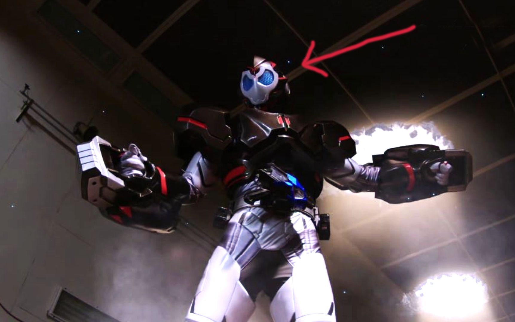 假面骑士零一04:零一飞鹰形态登场,而反派假面也首次出现了!