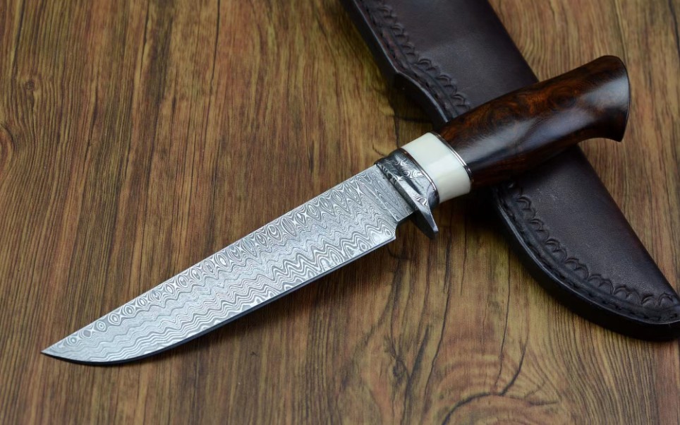 水波纹大马士革短刀