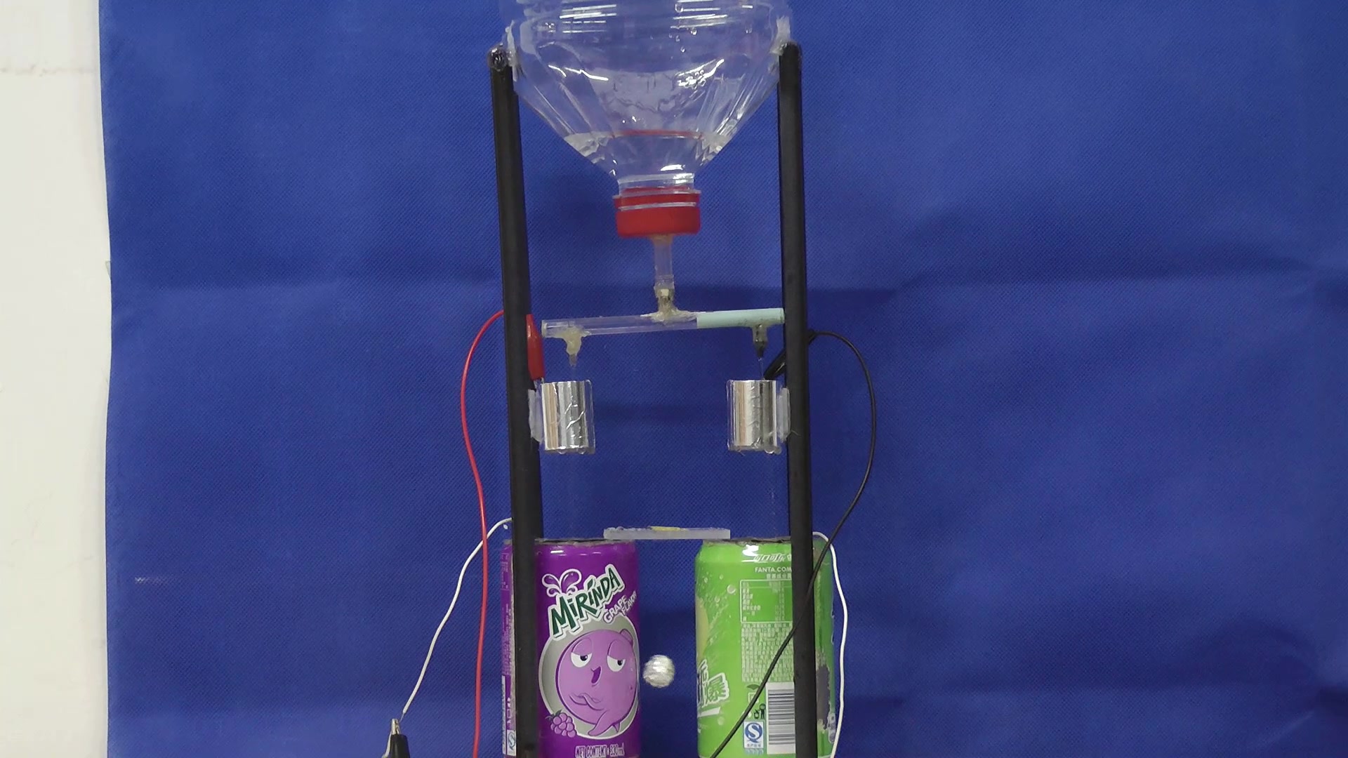 【物理演示实验】滴水起电机("无线电实验室"出品)