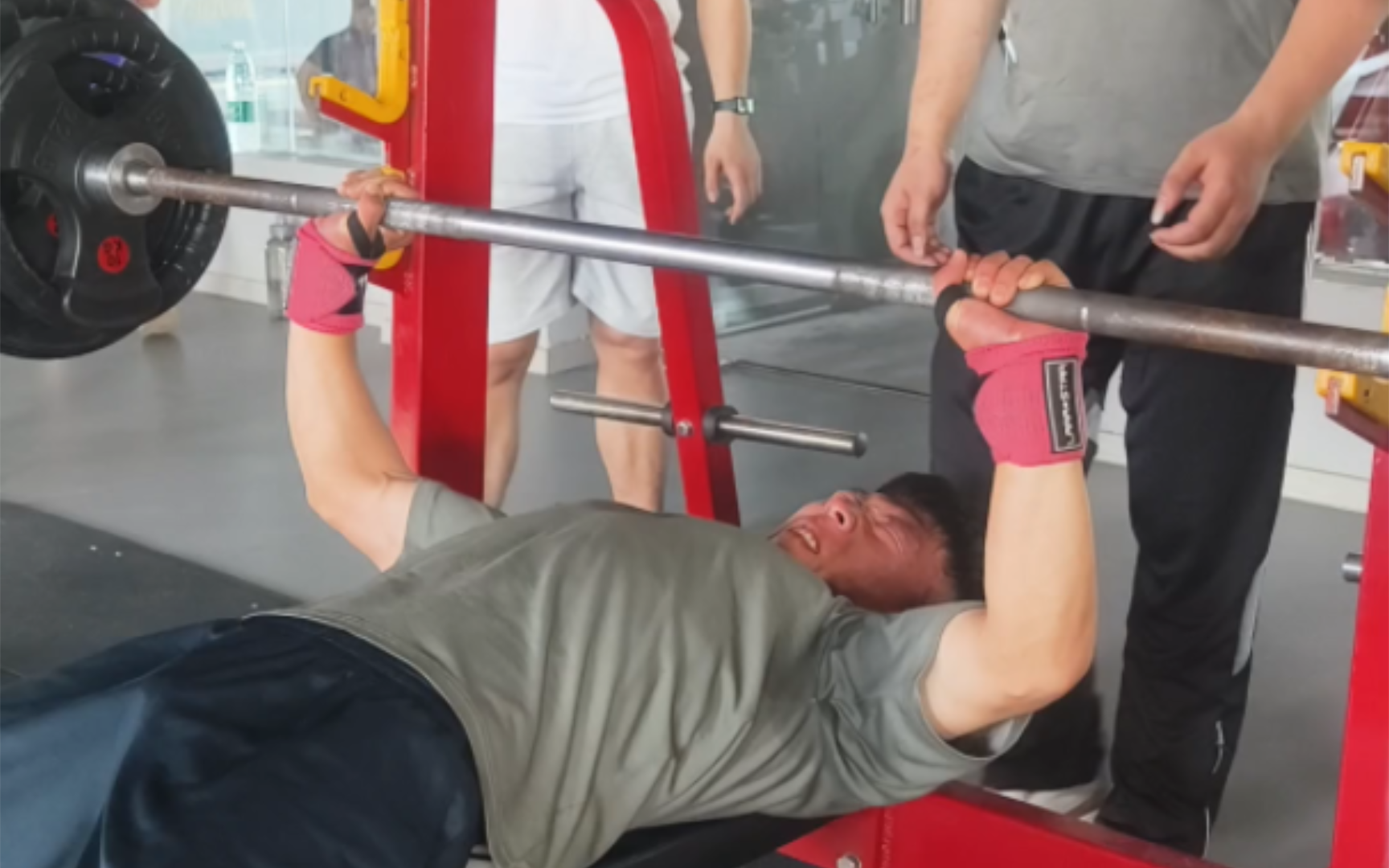 61kg卧推破90kg,及其mvp结算画面