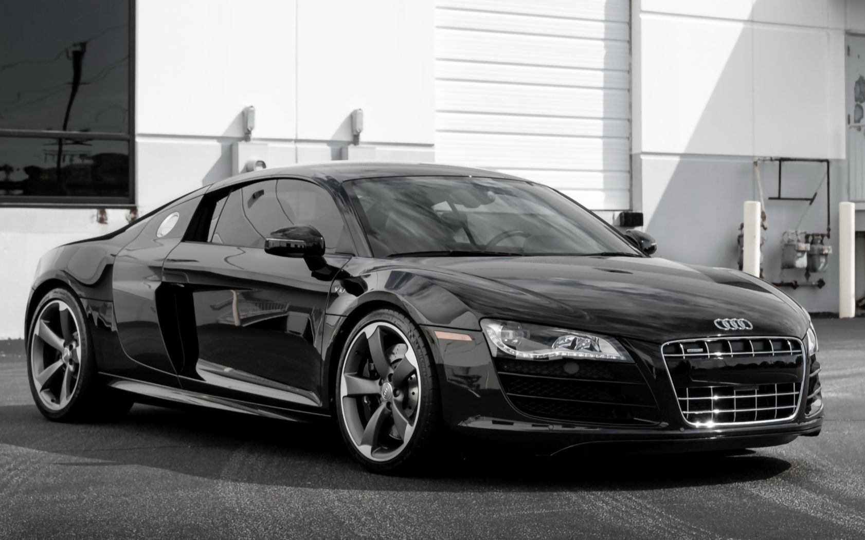 【极品飞车16】试驾经典的第一代奥迪r8穿过沙尘暴!