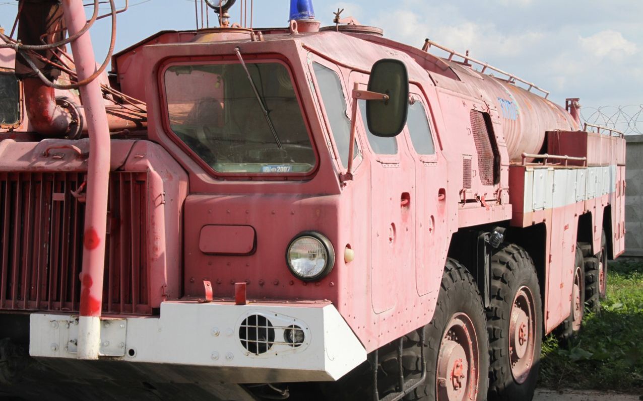 维护aa-60机场消防车